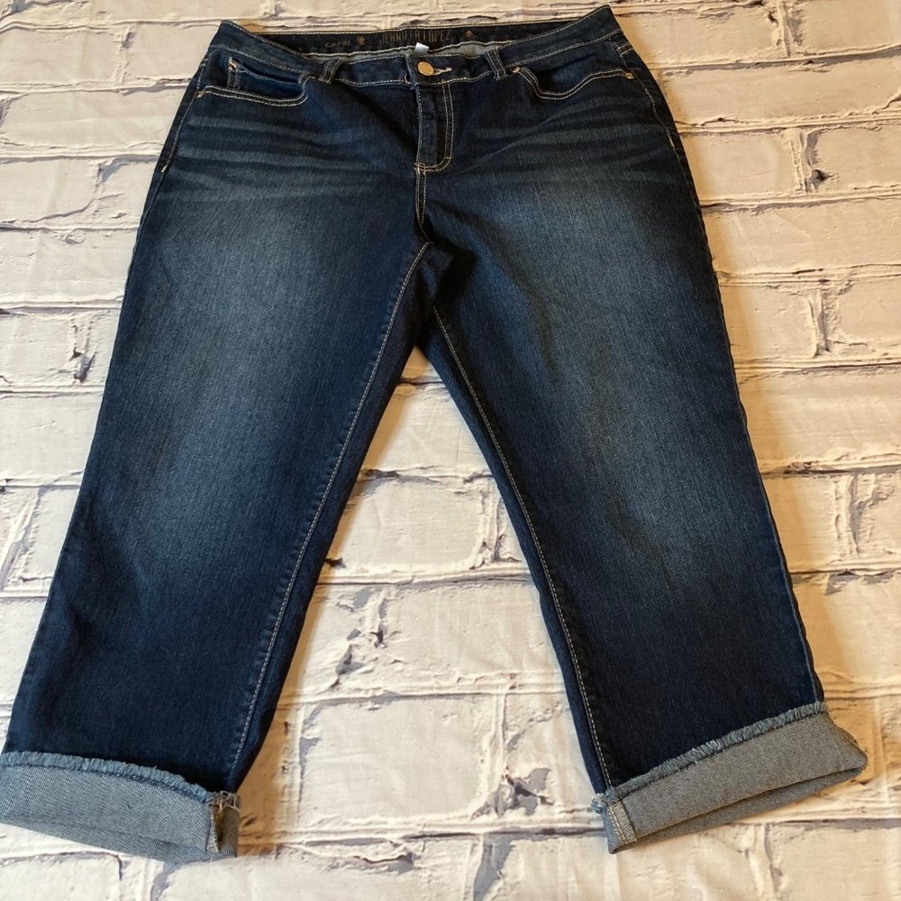 Jennifer Lopez Dark Denim Capris with Fray - Size 12